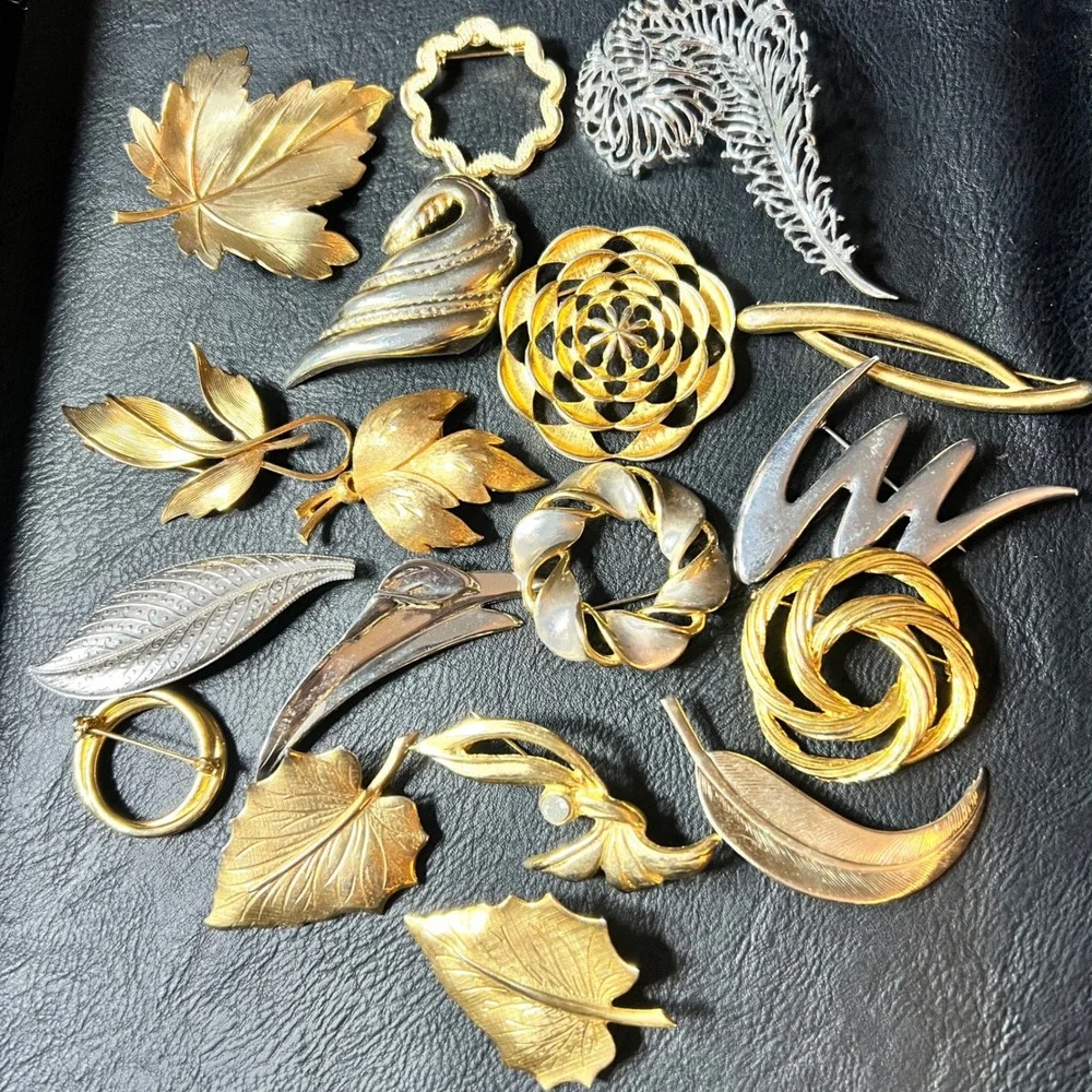 Vintage Brooch Lot 16pc Gold Silver Tone Leaf Floral Geometric Mixed Size 90s